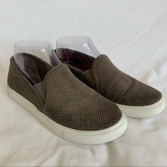 Steve Madden Zarayy Slip-On Sneakers Perforated, size 6, dark gray w/ olive tone - Picture 3 of 16